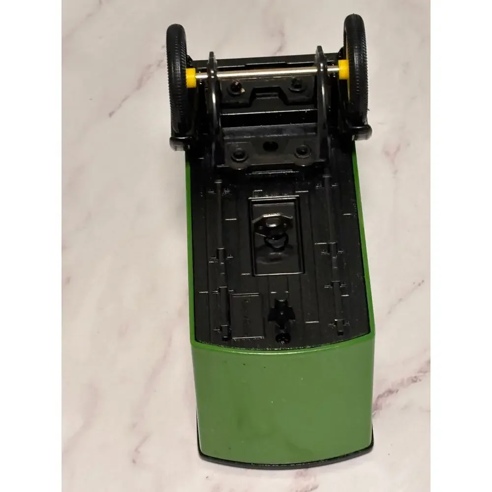 John Deere - ERTL 1918 Ford Model T Runabout with Trailer - Bank Diecast Vintage